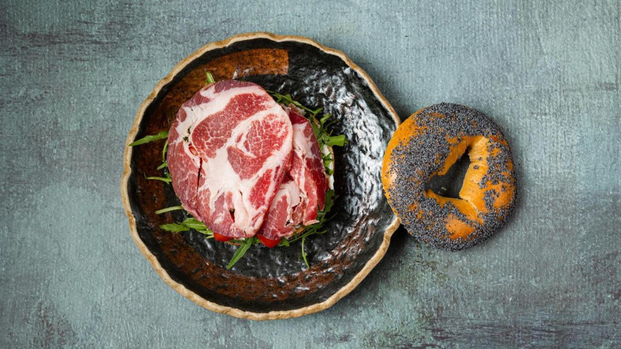 Hotel The Newel Psychiko Atenas Exterior foto A piece of dry-aged beef