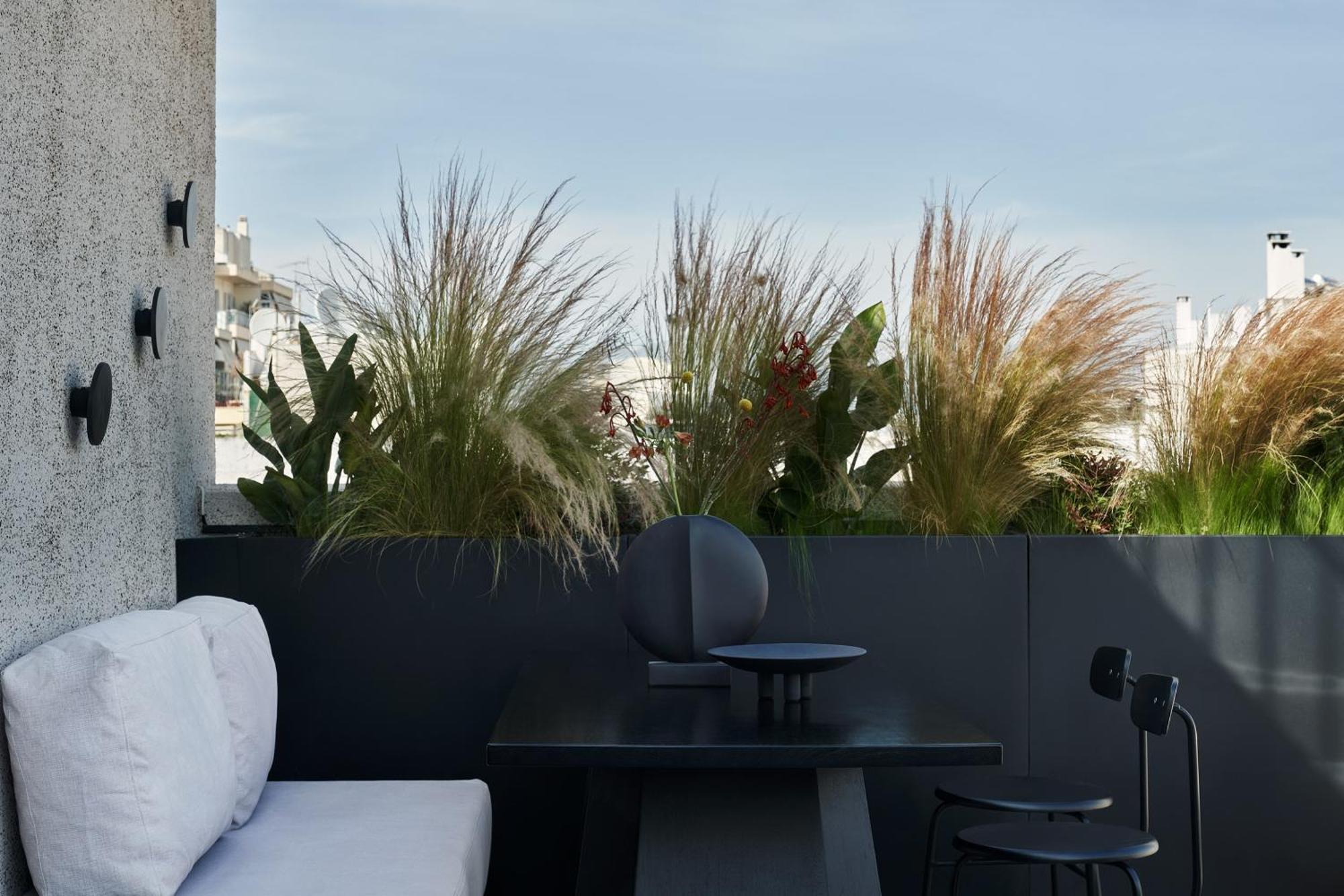 Hotel The Newel Psychiko Atenas Exterior foto The rooftop garden